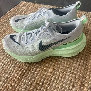 Nike Invincible Run 3 shoes